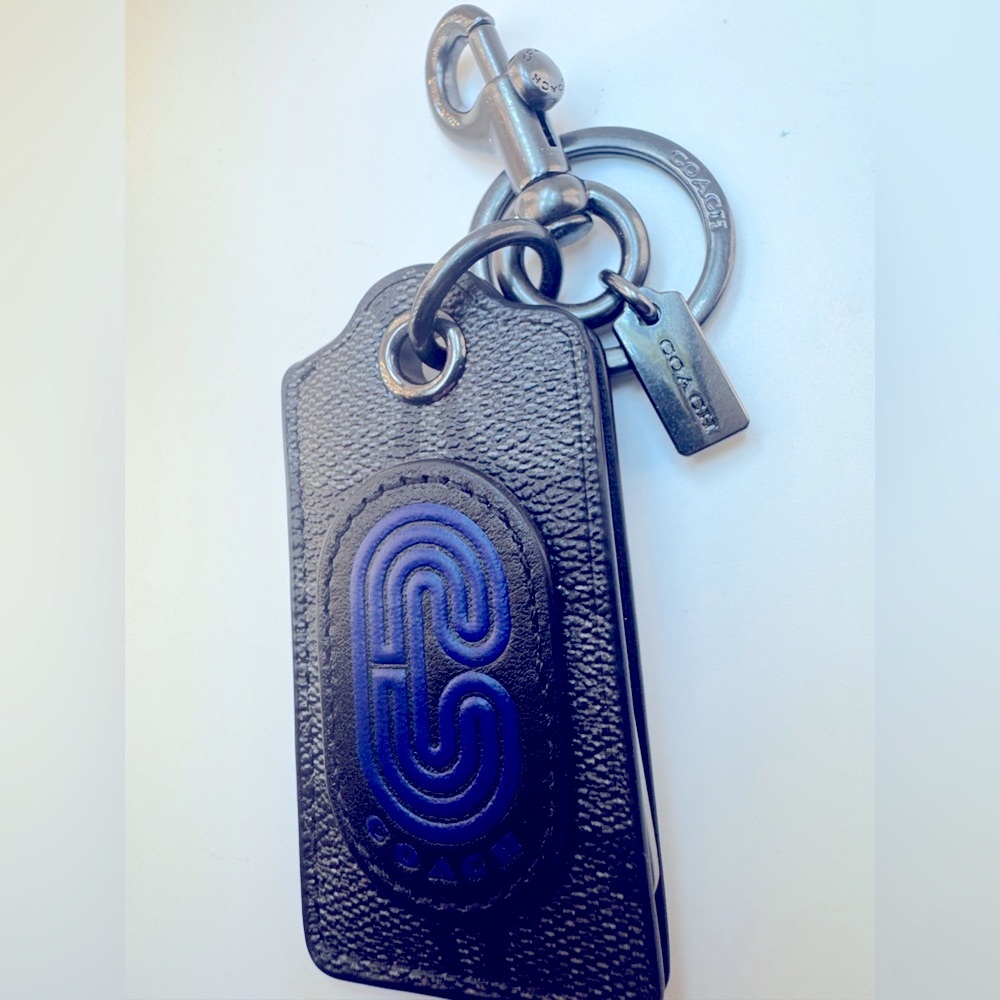 Coach Retro C Leather Keychain Bottle Opener Rare Japan Edition Gunmetal Logo - Picture 8 of 9